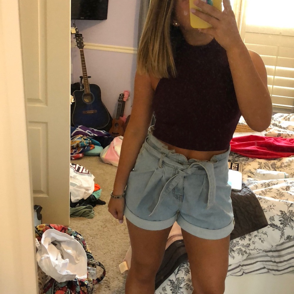 maroon crop top